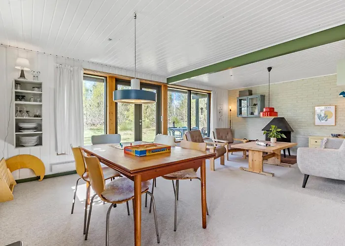 3 Bedroom Beautiful In Ørsted