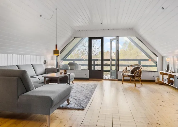 3 Bedroom Beautiful In Dom wakacyjny Ørsted