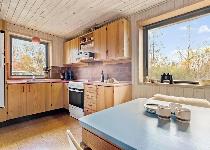 3 Bedroom Beautiful In Dom wakacyjny Ørsted